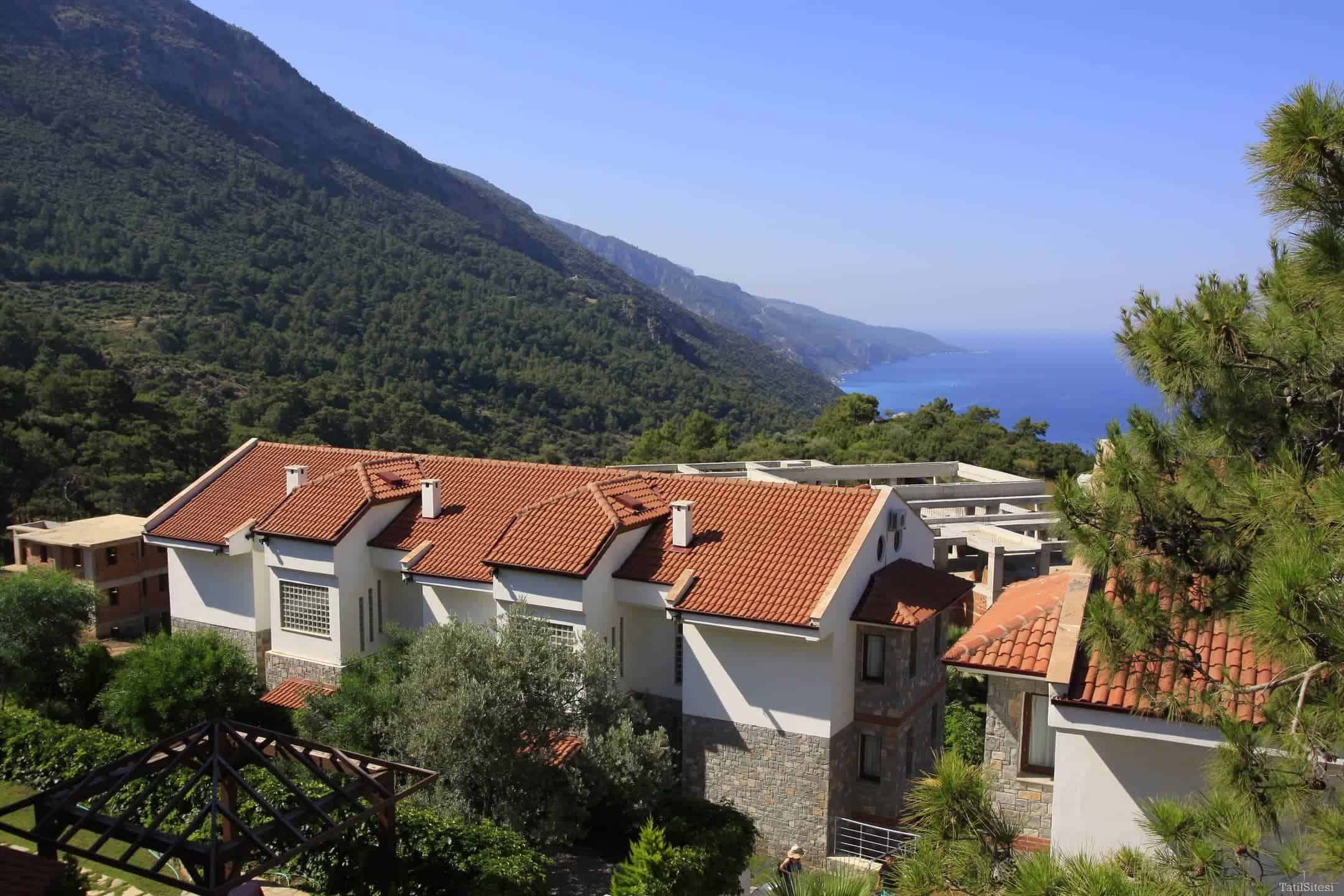 Golden Life Heights Deluxe Suites Hotel